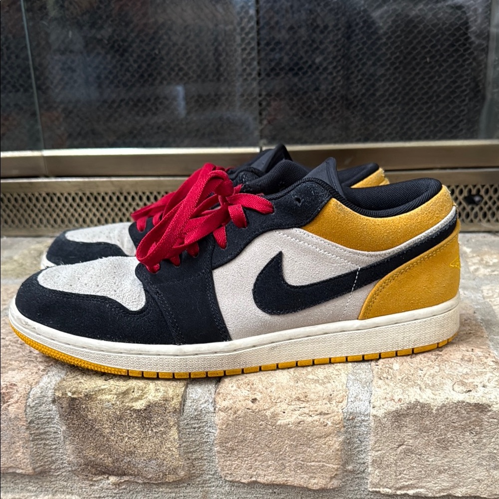 Nike Air Jordan 1 Low - Mens 10.5